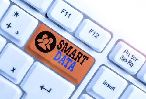 Writing note showing Smart Data. Business photo showcasing digital information Foto stock