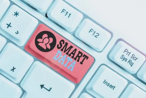 Writing note showing Smart Data. Business photo showcasing digital information Foto stock