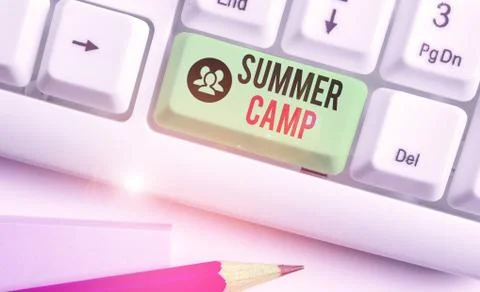 Writing note showing Summer Camp. Business photo showcasing supervised program Foto stock
