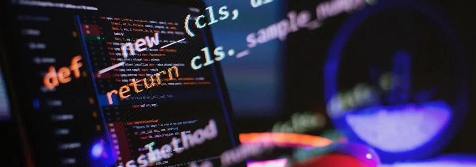 Writing programming functions on laptop. Big data and Internet of things tren Foto stock