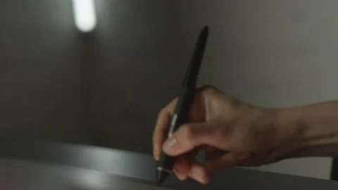 Writing with stylus on ipad, Stock Footage 124231670