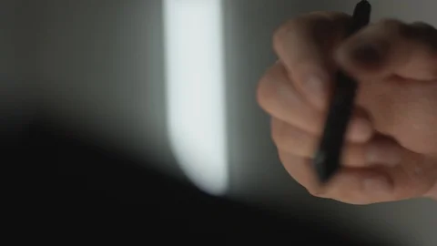 Writing with stylus on ipad, Stock Footage 124238667
