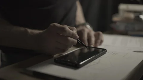 Writing with stylus on ipad, Stock Footage 124240376