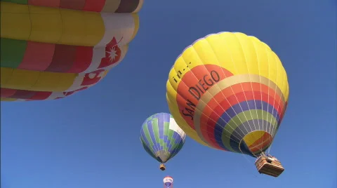 WSHotAirBalloons lowangle Stockbeeldmateriaal 448341