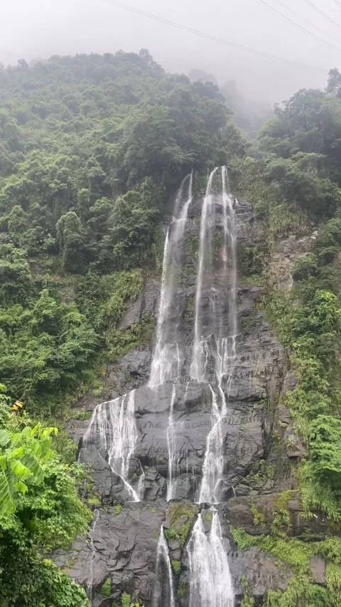 Wulai waterfalls Stockbeeldmateriaal 334534730