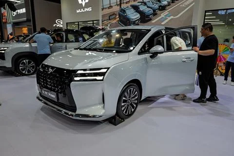 Wuling Huajing Makes its Debut at the 23rd China Changchun Auto Expo Fotos de archivo