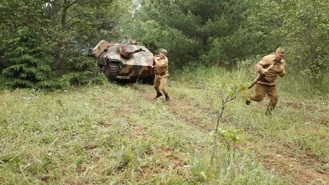 WW2 German Hetzer Tank destroyer attacking Russians Stock Footage 87443146