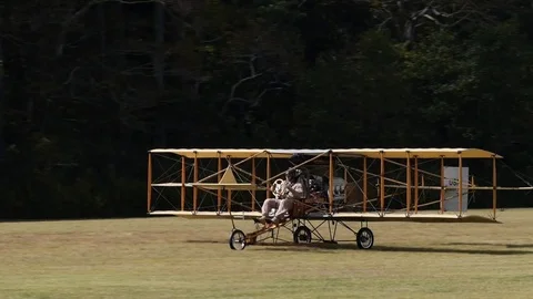 WWI USN Curtiss Model D Pusher Taking off - airplane Vídeos de archivo 81080376