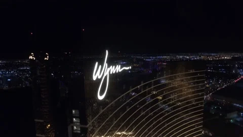 Wynn move down-4K-30fps-15 secs 動画素材 131534857