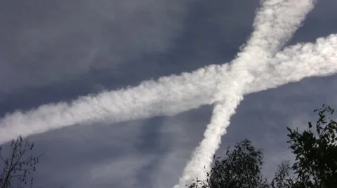 X-Cross jet trails drifting (realtime) Video stock 47621562