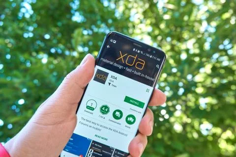 XDA Forums mobile app on Samsung s8. Stock Photos