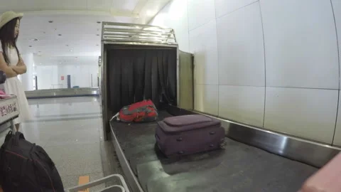 XI'AN, CHINA - MAY 17, 2018: Baggage moving on blet at the airport.,China. Stock Footage 123715122