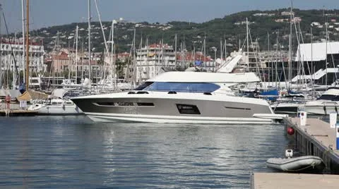 Yacht in Cannes 库存影片 10607276