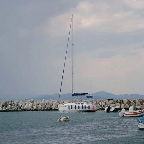 Yacht on the pier time lapse Video stock 69409371