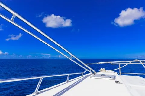 Yacht side view Фото