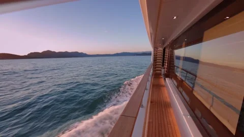 Yacht at the sunset 库存影片 147364719