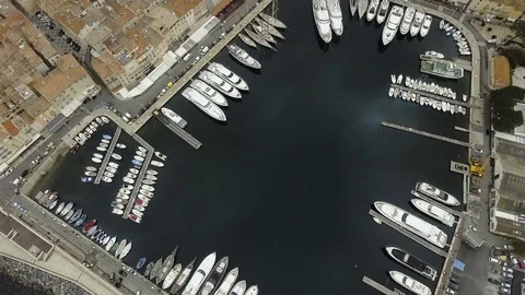 Yachts in small harbour Video stock 86565287