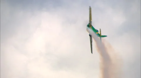 Yakovlev Yak 50 Rolling Maneuver 動画素材 47496158