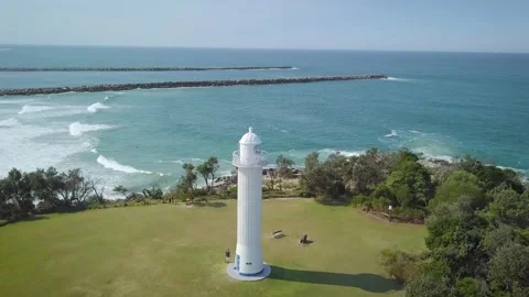 The Yamba Lighthouse sits on the Eastern Australian coastline and overlooks Видео 332683672