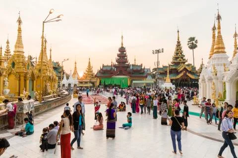 YANGON, MYANMAR, December 25, 2017: Golden Shwedagon Pagoda in Yangon Stock Photos