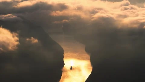 Yangtze River Mist Dawn Drone 4K 库存影片 335570925