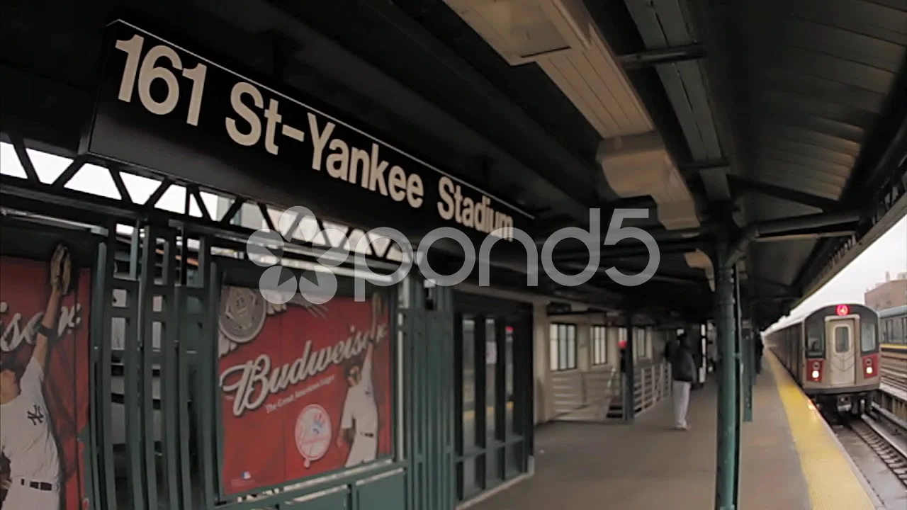Yankee Stadium sign subway platform 161 ... Stock Video Pond5