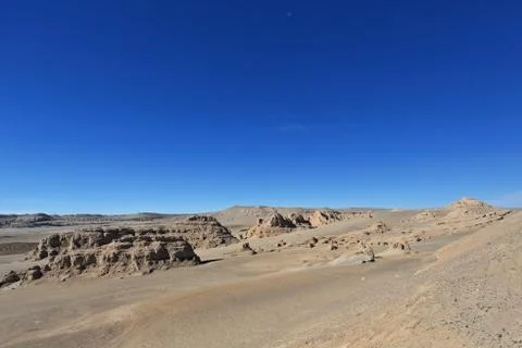 Yardangs-eroded rock surfaces alternating ridges-furrows. Qaidam basin-CN 0537 Stock-Fotos