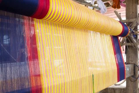 Yarn pattern is set up on the loom bench and ready to weave. Foto stock