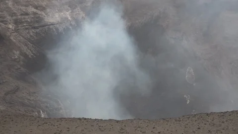 Yasur Volcano Explosive Eruption and Ash Cloud (Day) 스톡 동영상 106817008