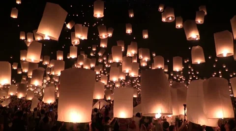 Yee Peng and Loy Krathong Festival of Lights and lanterns. Slow Motion. Vidéo