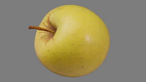 Yellow apple spin and float - isolated with alpha channel. Seamless loop. Video stock 139135559