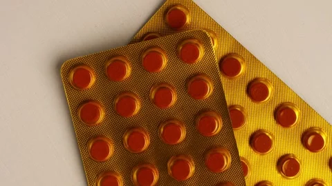 Yellow blister pack containing tuberculosis tablets Stockbeeldmateriaal 318164426
