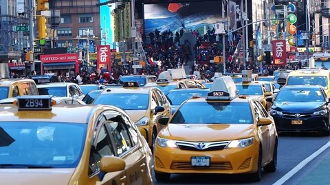 Yellow cabs Traffic Jam in New York City 動画素材 127745293