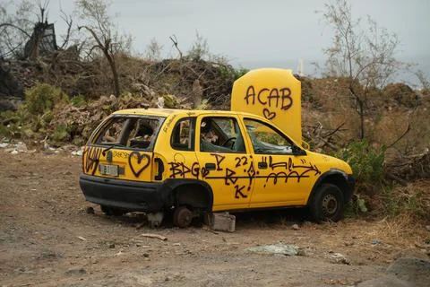 Yellow carwreck Stock Photos