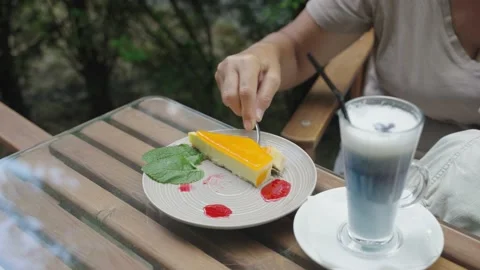 Yellow cheesecake 스톡 동영상 217381296
