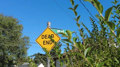 YELLOW DEAD END SIGN 스톡 동영상 187003094