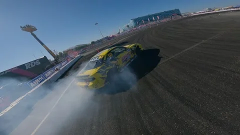Yellow drift car 動画素材 147529518