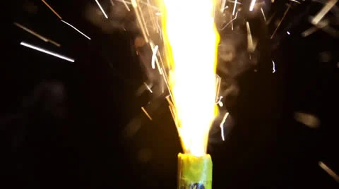 Yellow firework super slow motion Vídeos de archivo 25592572