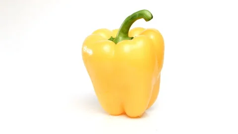 Yellow fresh pepper in droplets Video stock 112754296