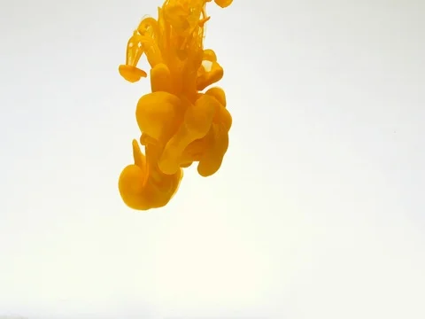 Yellow Ink in water 動画素材 75847609