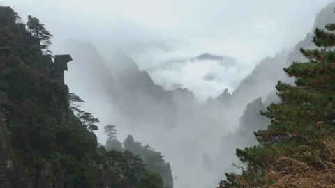 Yellow Mountains Vídeo Stock 122795798