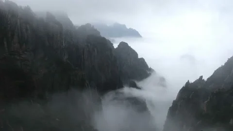 Yellow Mountains Stockbeeldmateriaal 122960486