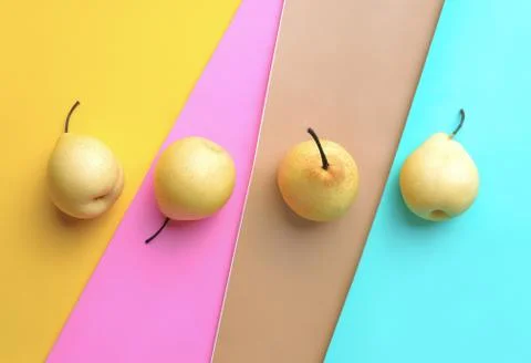 Yellow pears put in a row Stock Photos