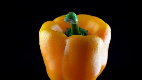 Yellow pepper isolated on black background 库存影片 127095316
