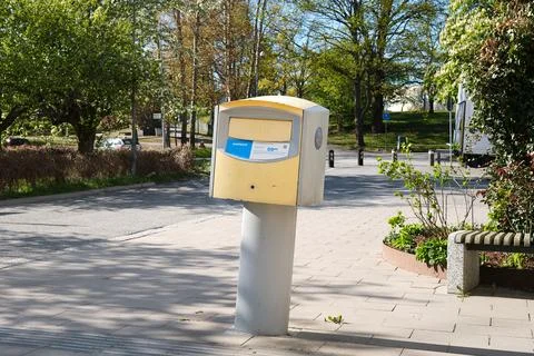 A yellow postal box Foto stock