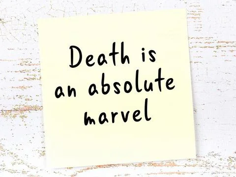 Yellow sticky note with smart quotation handwritten on it hanging on wooden w Stock Photos