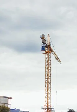 Yellow tower crane Foto stock