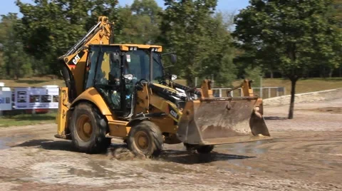 Yellow tractor Video stock 905944