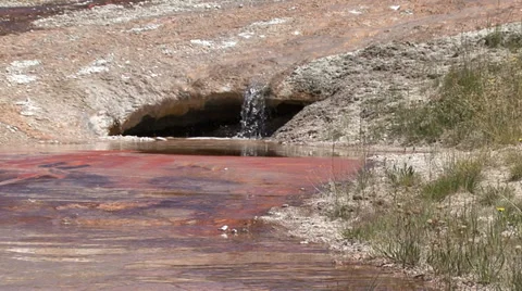 Yellowstone creek Video stock 27799442