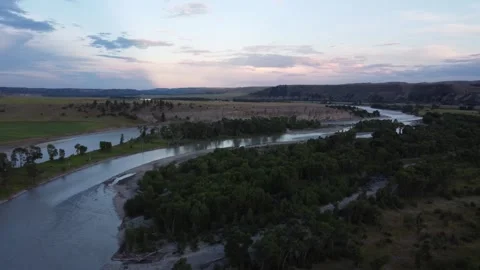 Yellowstone river at dusk from drone Stock-Footage 312035547
